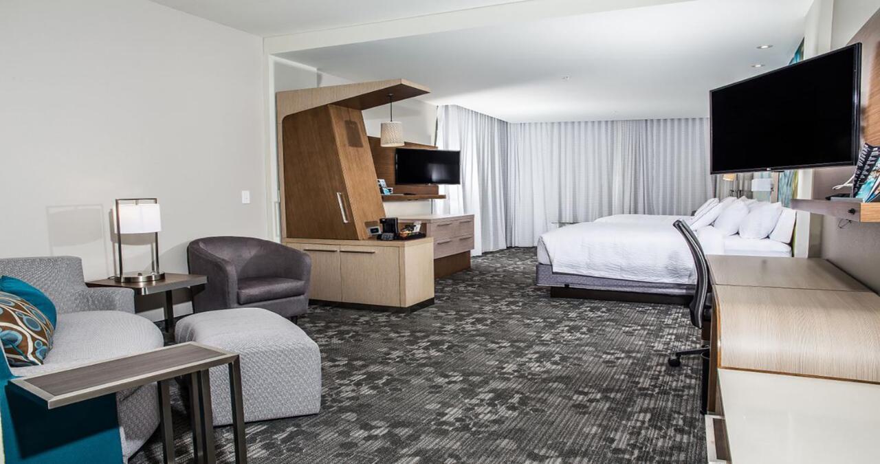 Готель Courtyard By Marriott Columbia Cayce Екстер'єр фото
